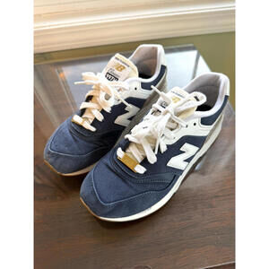 New Balance Unisex 997R Sneaker Navy Blue good preowned cond size 5